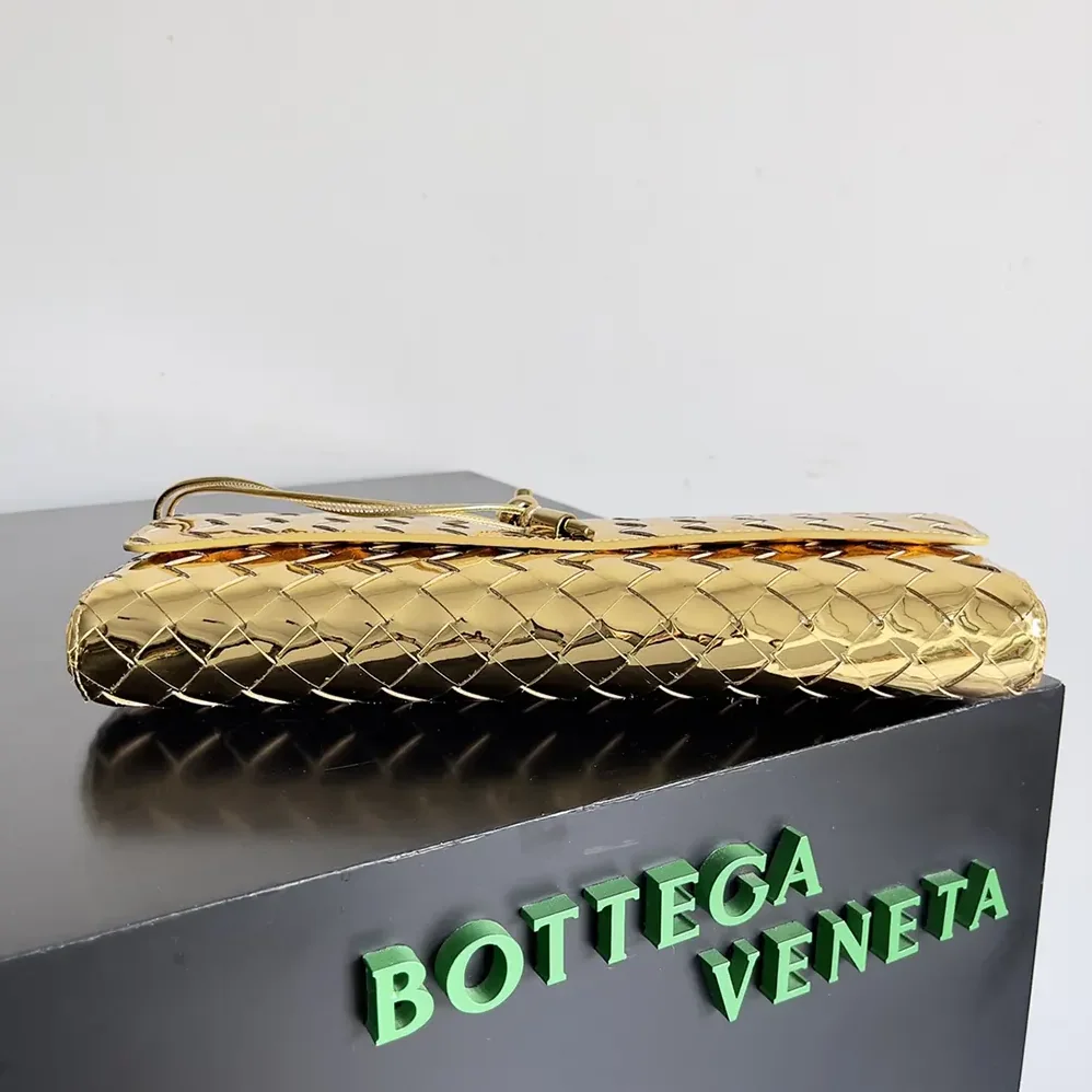 Bottega Veneta Andiamo Clutch in Intrecciato Leather for Women in Gold Bottega Veneta Andiamo Clutch in Intrecciato Leather for Women in Gold