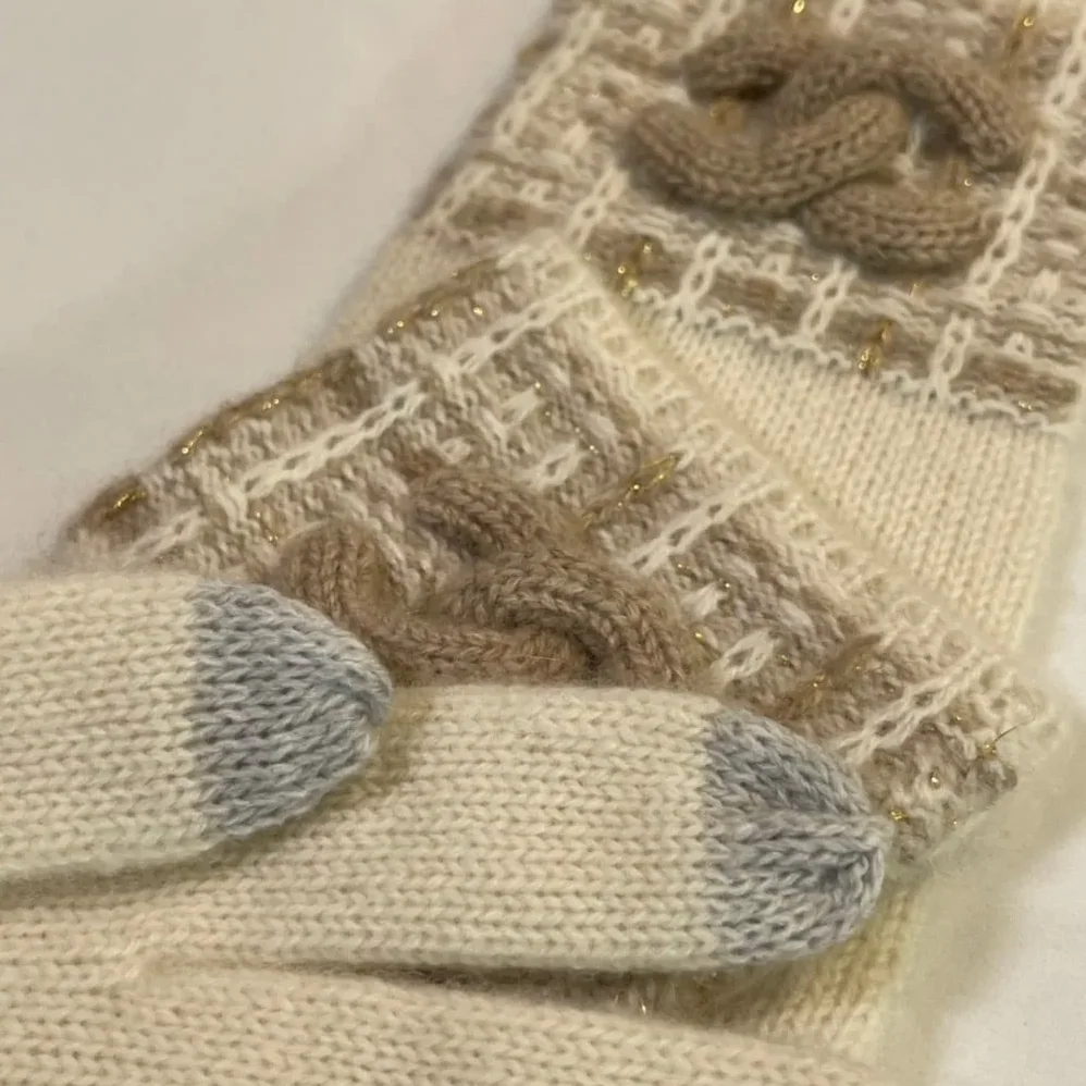 Chanel Monochrome Winter Knit Set Hat, Scarf And Gloves Beige Chanel Monochrome Winter Knit Set Hat, Scarf And Gloves Beige