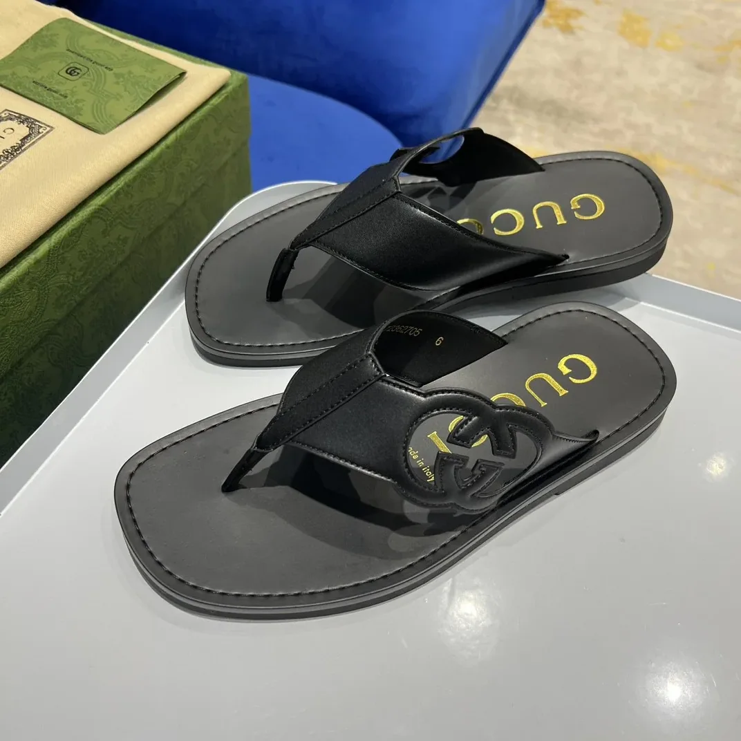 Gucci Interlocking in G Thong Sandal Black Gucci Interlocking in G Thong Sandal Black