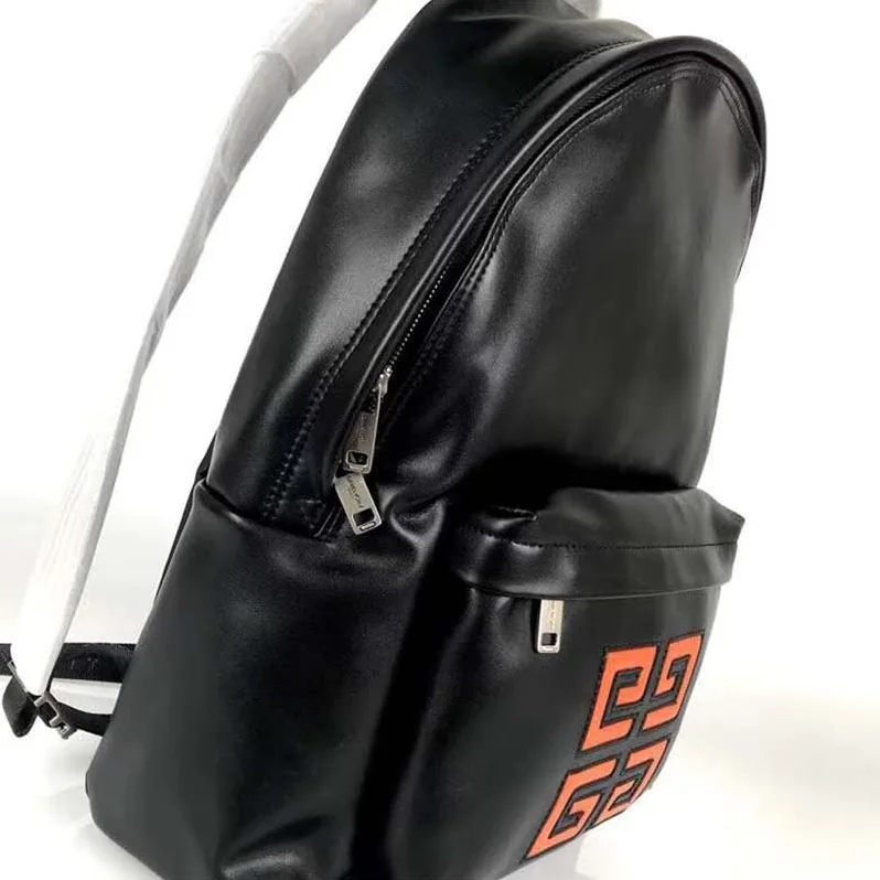 Givenchy 4G Backpack in Leather for Men in Black Givenchy 4G Backpack in Leather for Men in Black