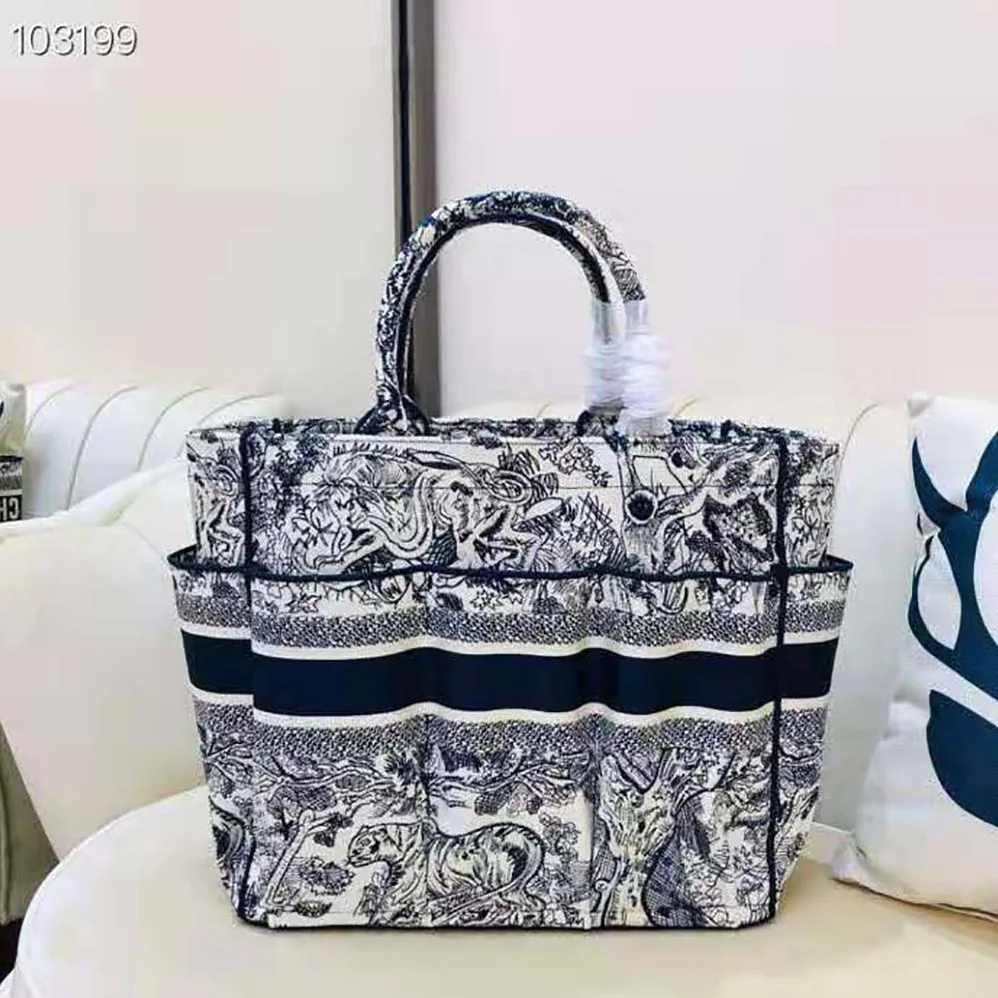Dior Catherine Tote Blue Toile de Jouy Embroidery for Women Dior Catherine Tote Blue Toile de Jouy Embroidery for Women