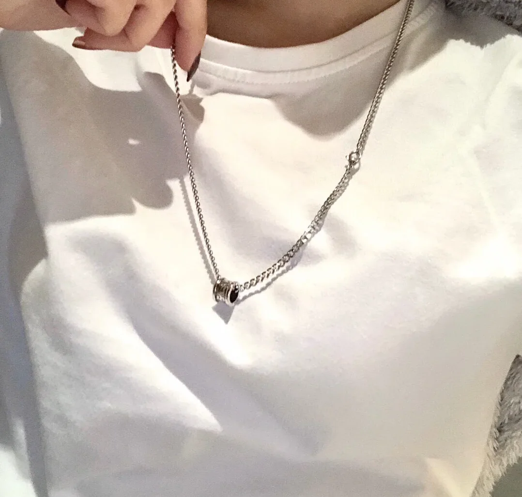 Gucci Hollow Waist Necklace Silver