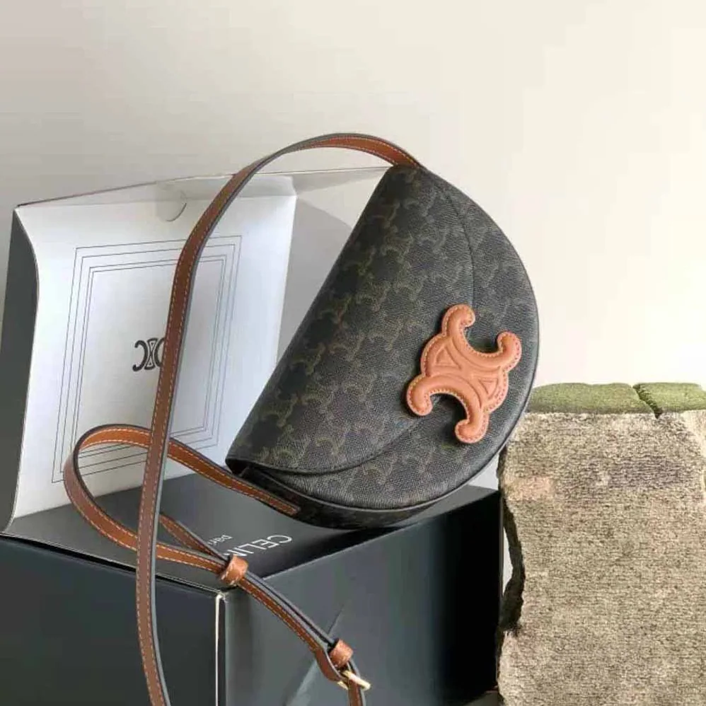 Celine Besace Cuir Triomphe in Triomphe Canvas and Calfskin for Women Celine Besace Cuir Triomphe in Triomphe Canvas and Calfskin for Women