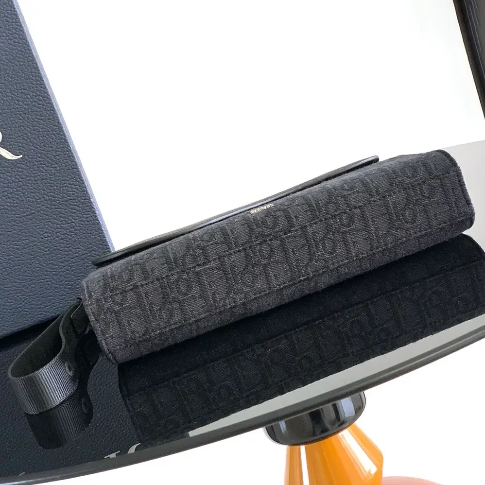 Dior Saddle A5 Triangle Pouch Black Dior Oblique Jacquard and Black Grained Calfskin for Men