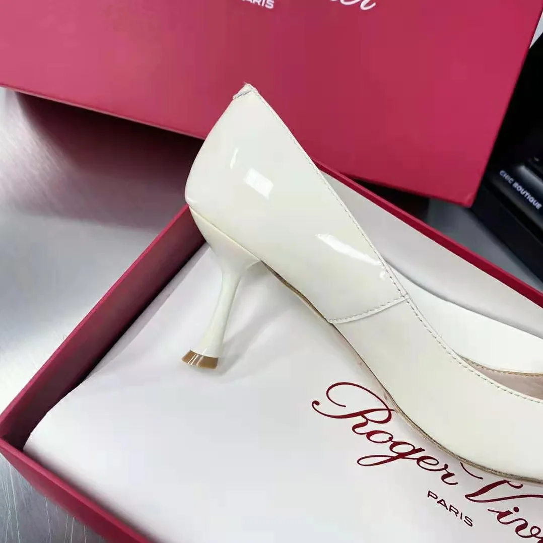 Roger Vivier Viv In The City Pumps in Patent Leather for Women in White Roger Vivier Viv In The City Pumps in Patent Leather for Women in White