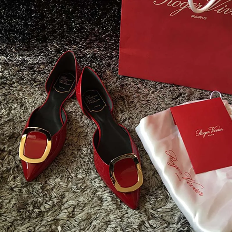 Roger Vivier Shoes Dorsay Ballerinas in Patent Leather for Women in Red Roger Vivier Shoes Dorsay Ballerinas in Patent Leather for Women in Red