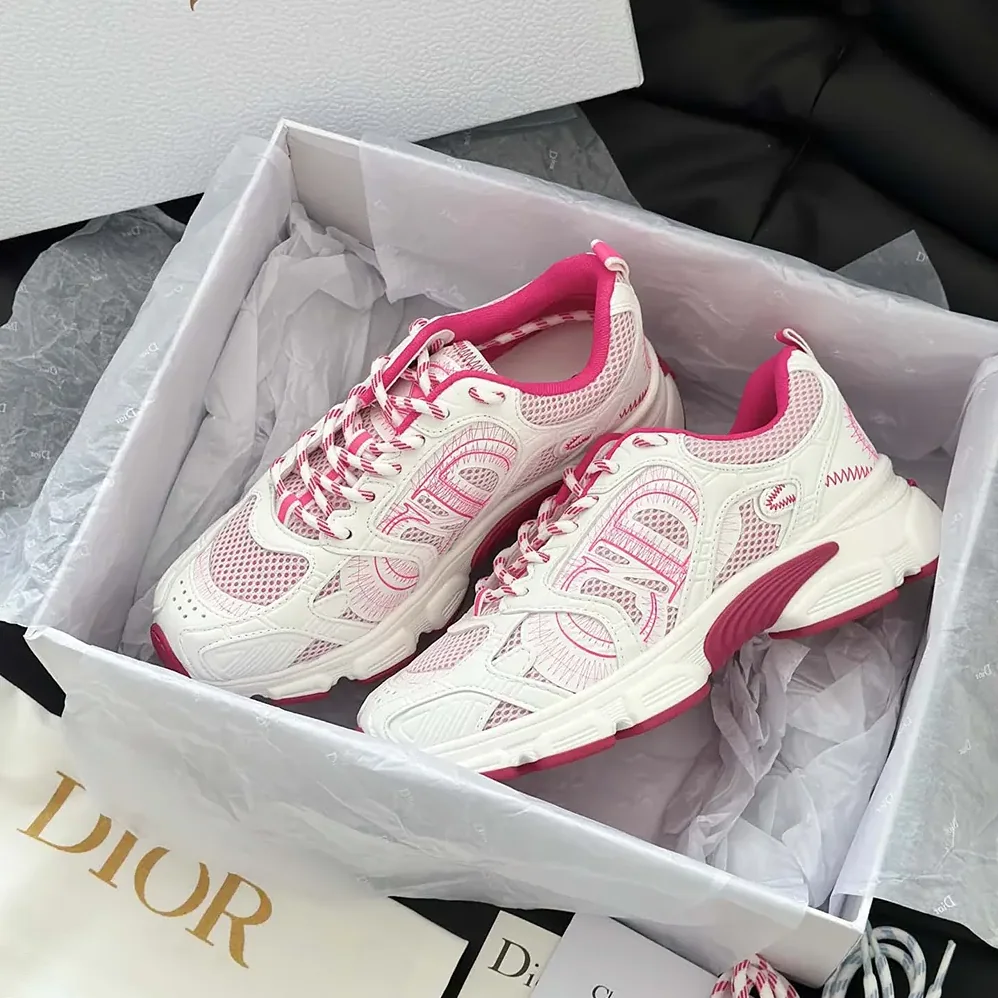 Dior Chrono Sneaker White and Fuchsia Mesh with Leather for Unisex in Effect Panels Dior Chrono Sneaker White and Fuchsia Mesh with Leather for Unisex in Effect Panels