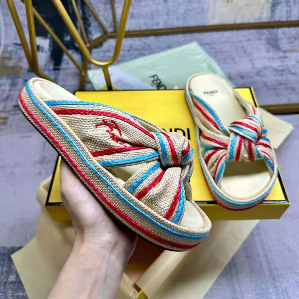 Fendi Feel Pale Yellow Raffia Slides for Women Fendi Feel Pale Yellow Raffia Slides for Women