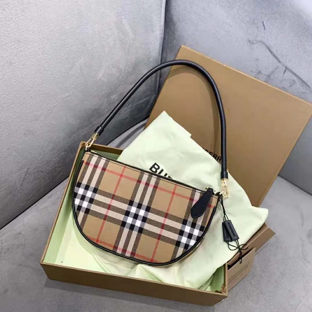 Burberry Vintage Check Cotton Olympia Pouch for Women in Brown
