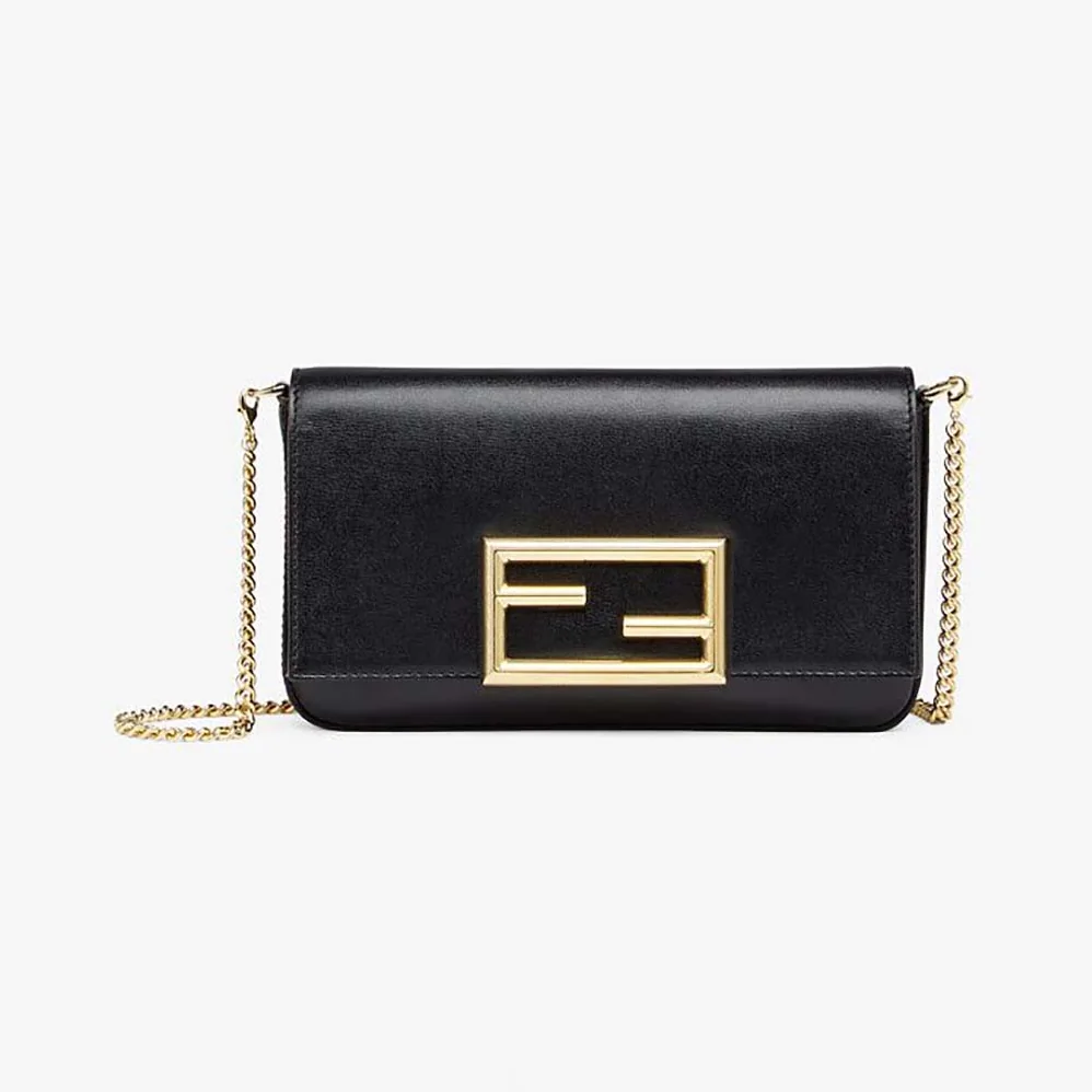 Fendi Wallet on Chain with Pouches Leather Mini-Bag for Women in Black Fendi Wallet on Chain with Pouches Leather Mini-Bag for Women in Black