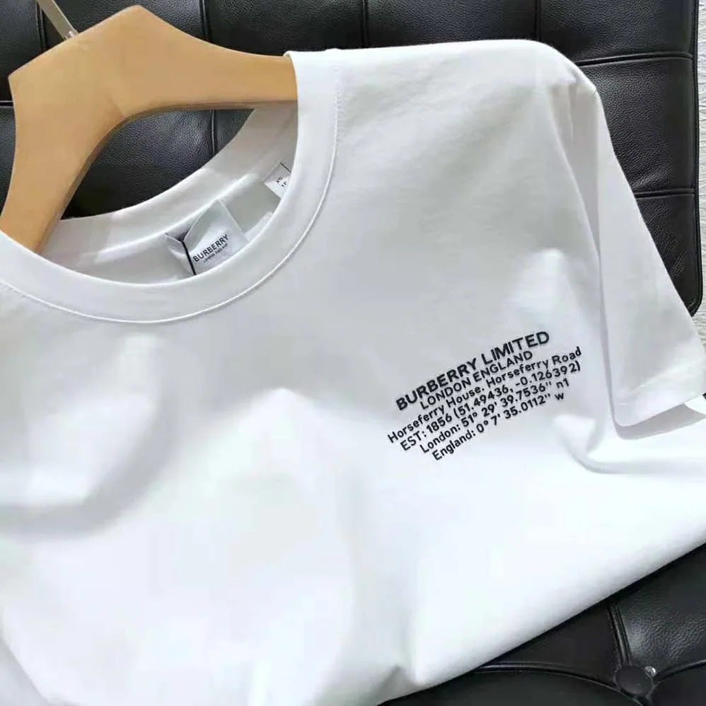 Burberry Location Print Cotton Oversized T-shirt for Men in White Burberry Location Print Cotton Oversized T-shirt for Men in White