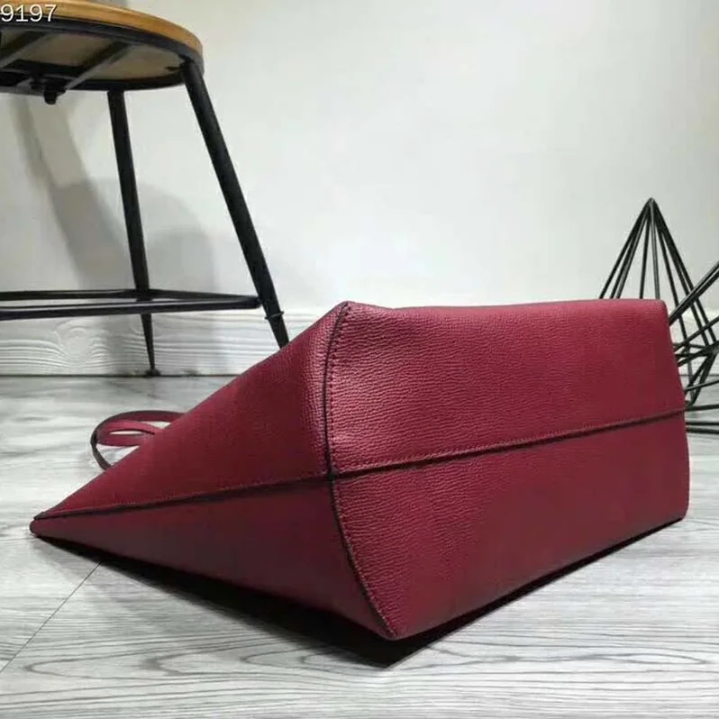 Fendi Leather Logo Shopper Bag for Women in Maroon Fendi Leather Logo Shopper Bag for Women in Maroon