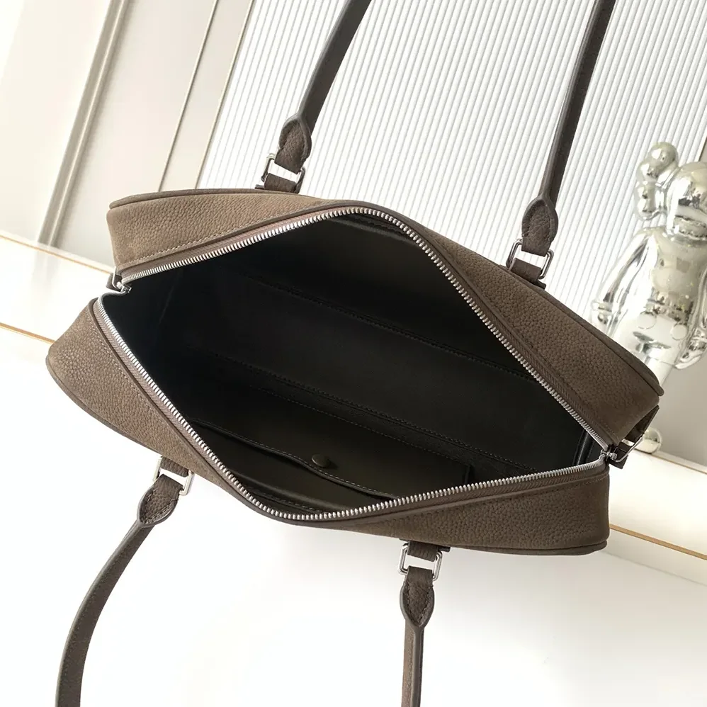 Loewe Amazona 31 Cropped Bag in Grained Nubuck for Unisex Loewe Amazona 31 Cropped Bag in Grained Nubuck for Unisex