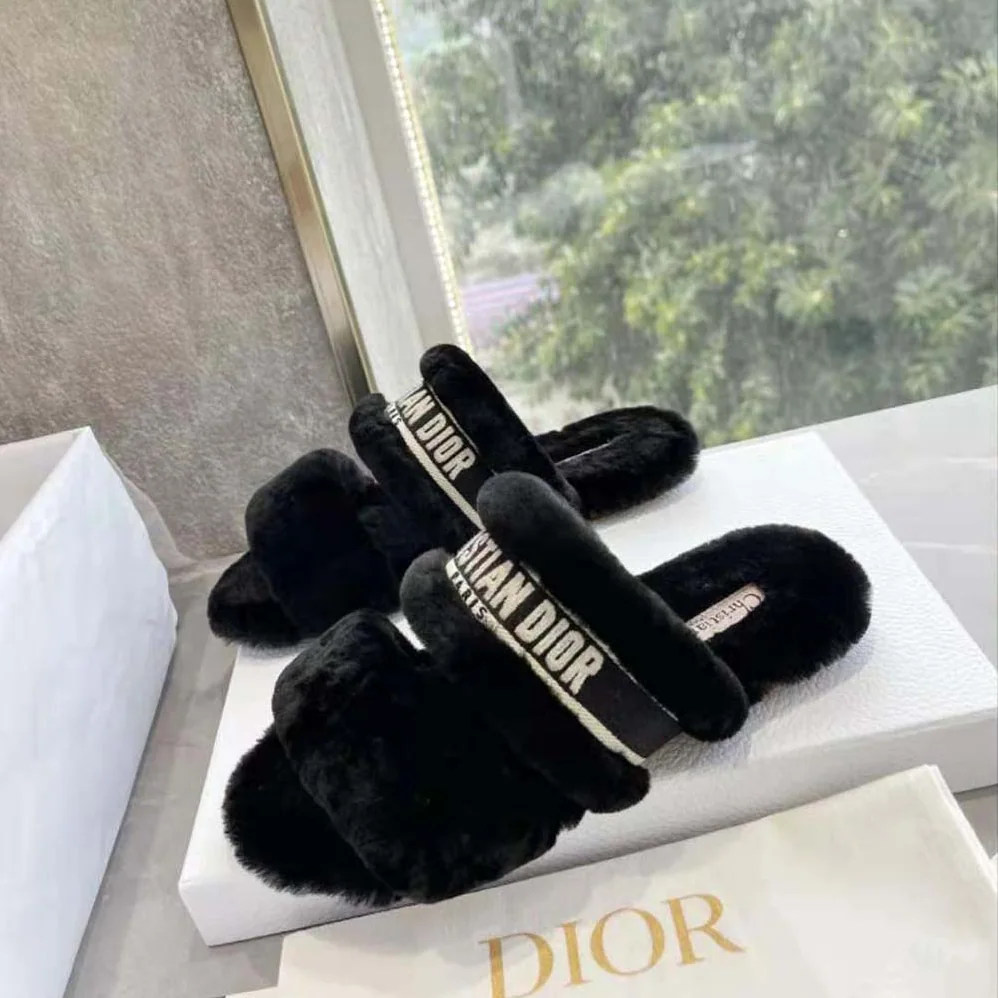 Dior Chez Moi Slide White Embroidered Cotton and Black Shearling for Women