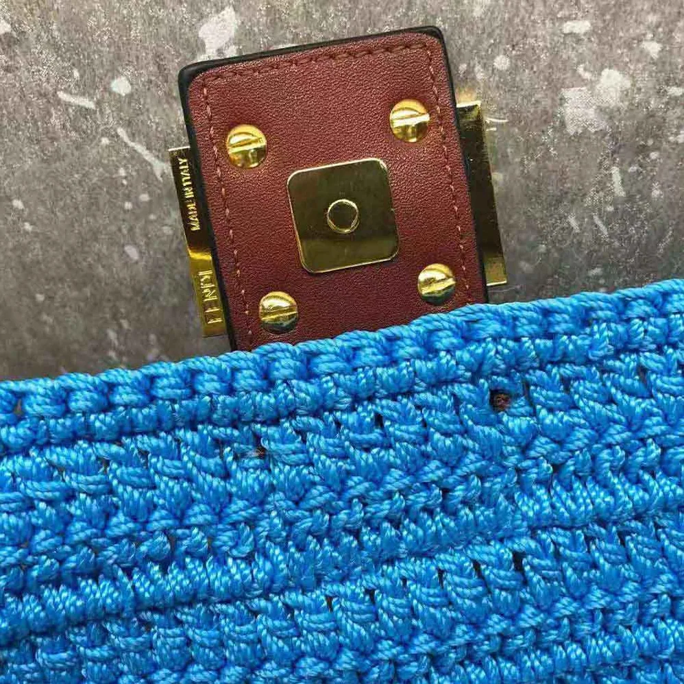 Fendi Baguette Bag in Traditional Cotton Crochet Bag for Women in Blue