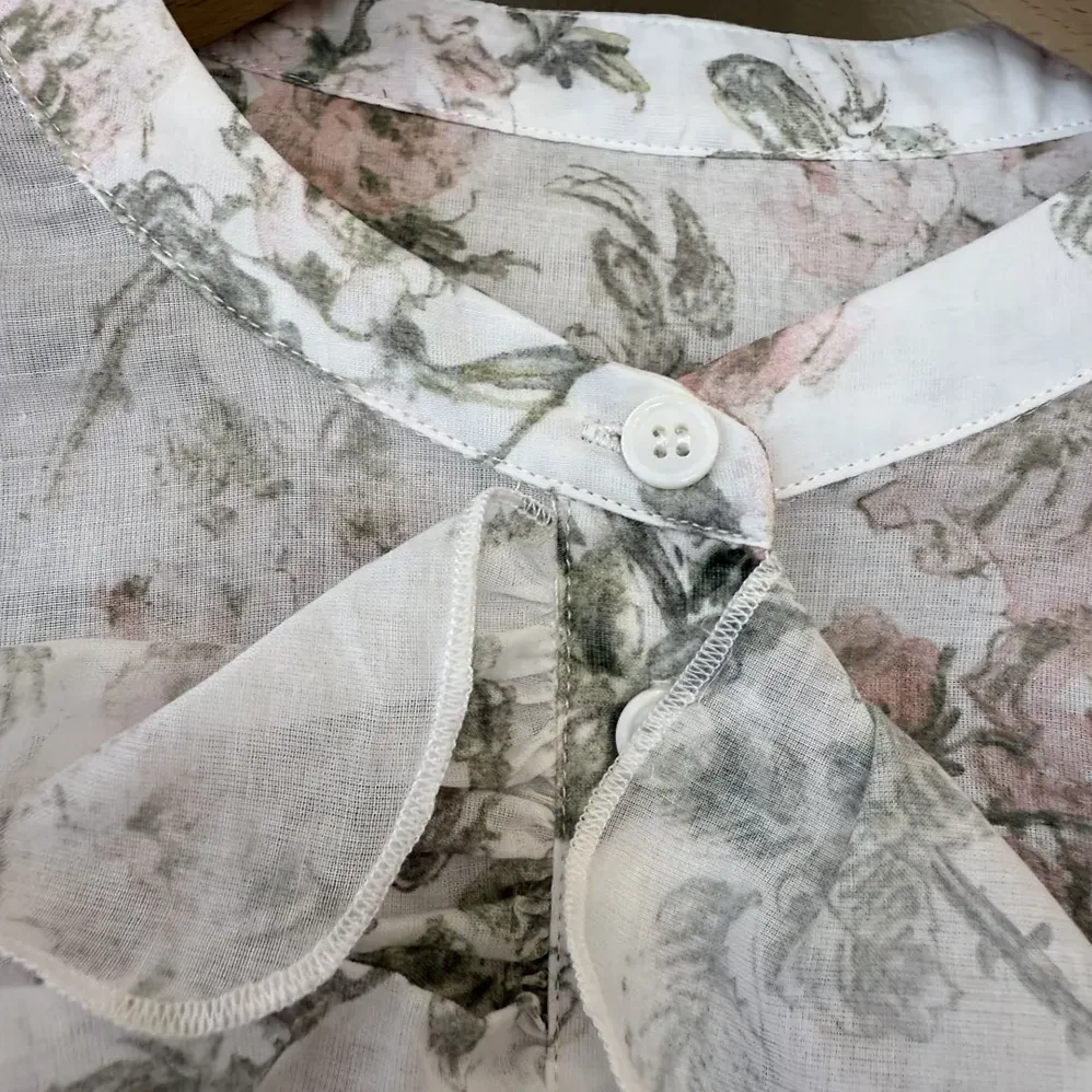 Dior Blouse White Cotton Muslin with Multicolor Rosier de Dior Motif for Women Dior Blouse White Cotton Muslin with Multicolor Rosier de Dior Motif for Women