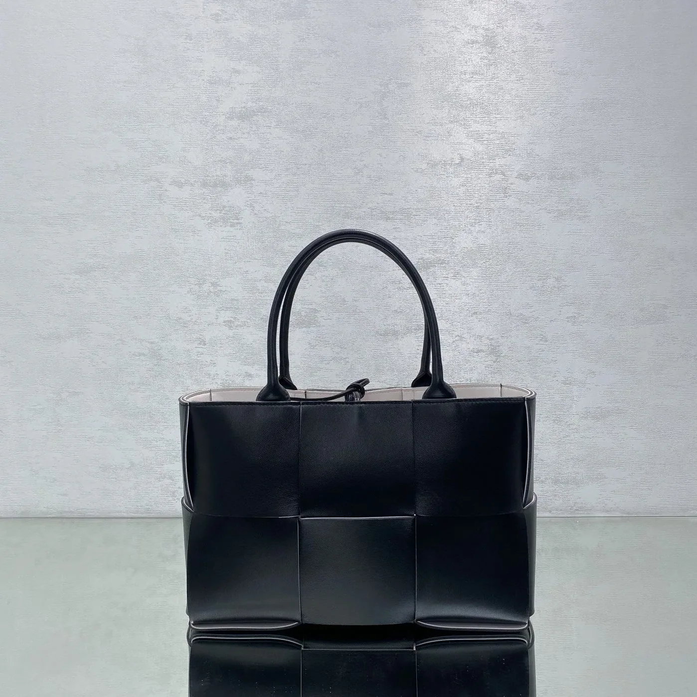 Bottega Veneta Small Arco Tote Bag Black
