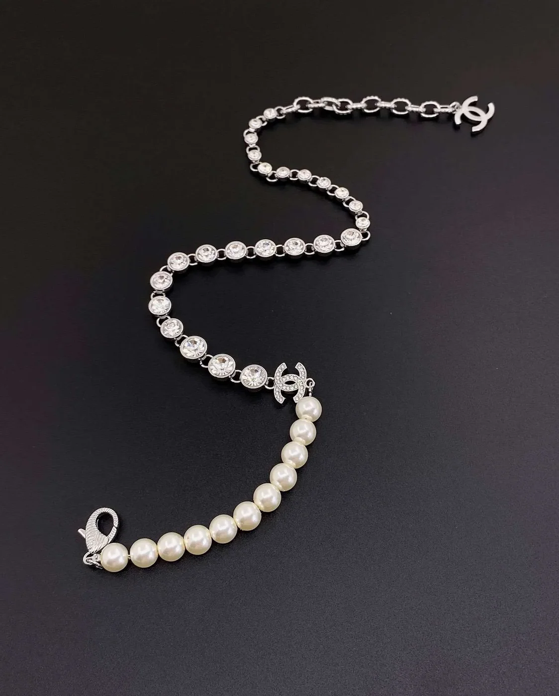 Chanel Chain Pearl Necklace White Chanel Chain Pearl Necklace White