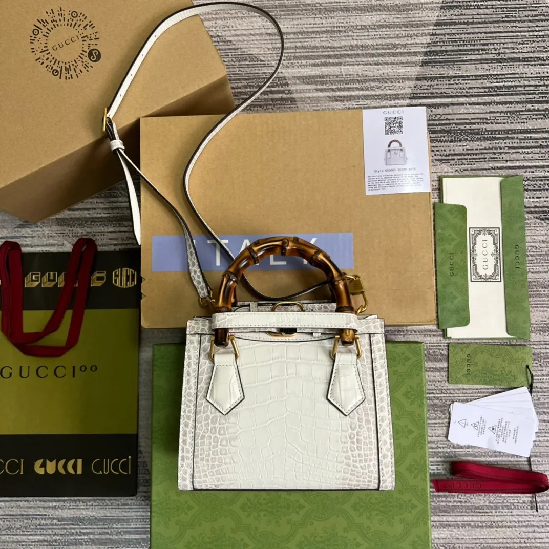 Gucci Diana Mini Tote Bag White