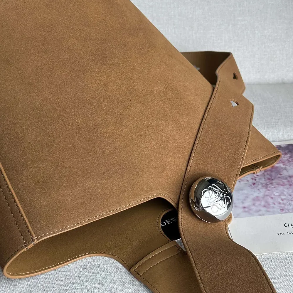 Loewe Large Pebble Bucket Bag in Suede Calfskin-BANBBBHX01 for Unisex Loewe Large Pebble Bucket Bag in Suede Calfskin-BANBBBHX01 for Unisex