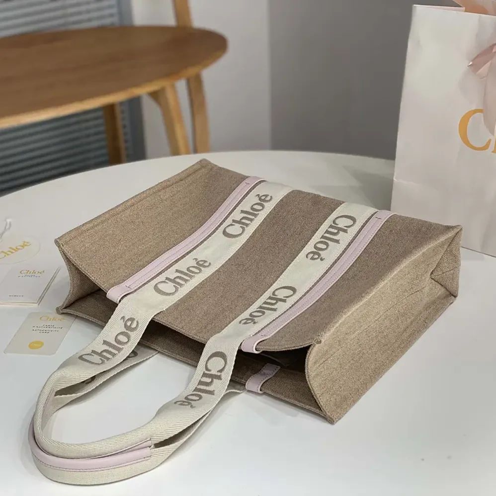 Chloe Woody Tote Bag in Linen for Women in Pink Chloe Woody Tote Bag in Linen for Women in Pink