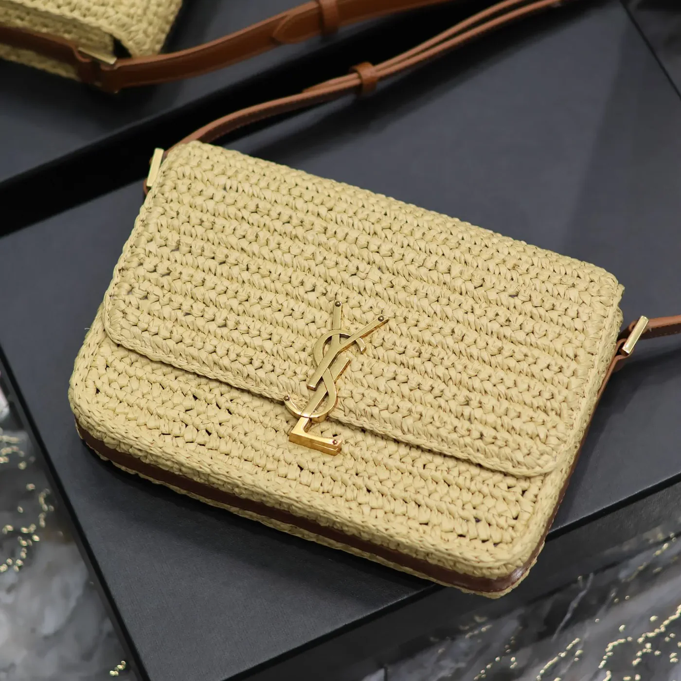 Saint Laurent YSL Solferino Medium in Raffia and Vegetable for Women in tanned Leather Saint Laurent YSL Solferino Medium in Raffia and Vegetable for Women in tanned Leather