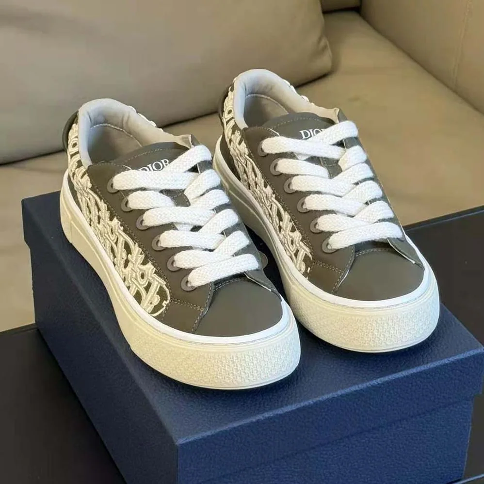 Dior B33 Sneaker – Limited and Numbered Edition Khaki Smooth Calfskin for Men Dior B33 Sneaker – Limited and Numbered Edition Khaki Smooth Calfskin for Men
