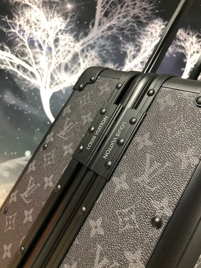 Louis Vuitton Rolling Trunk Black /