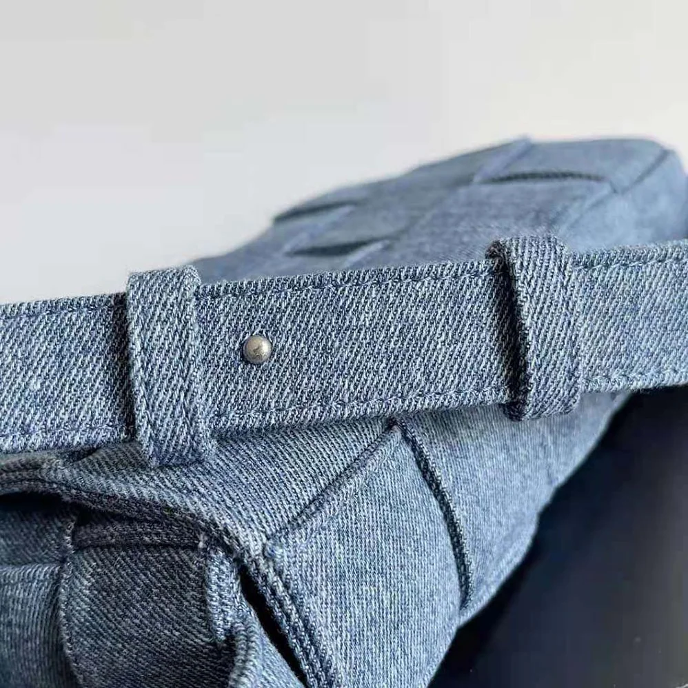 Bottega Veneta Cassette Intreccio Washed Denim Cross for Women in Body Bag