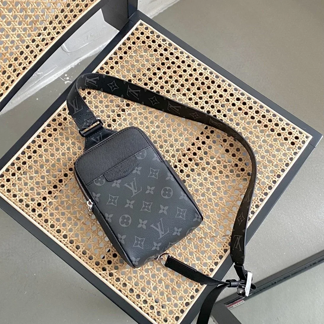 Louis Vuitton Outdoor Slingbag Taigarama Noir Black