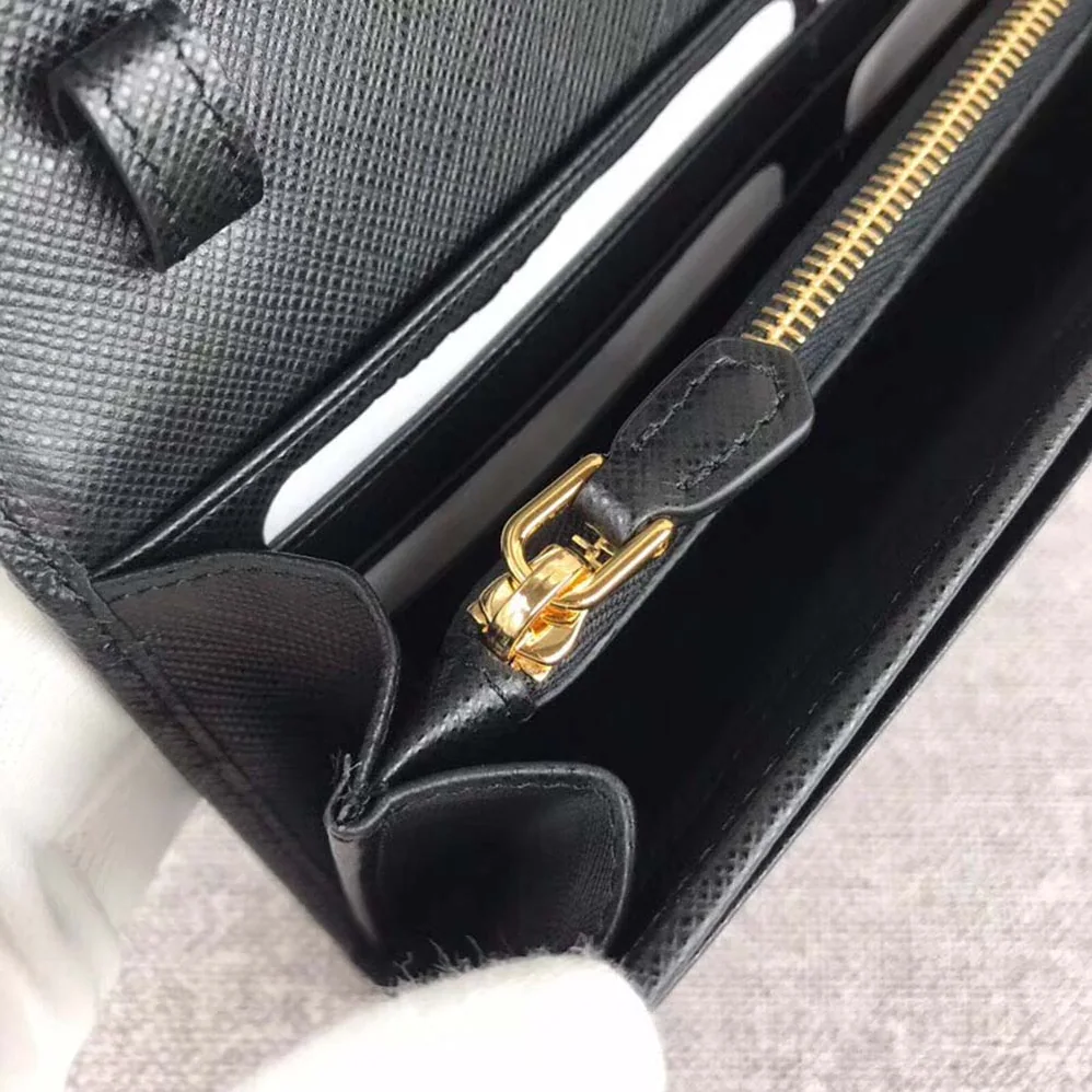 Prada Leather Shoulder Bag in Saffiano for Women in Black Prada Leather Shoulder Bag in Saffiano for Women in Black