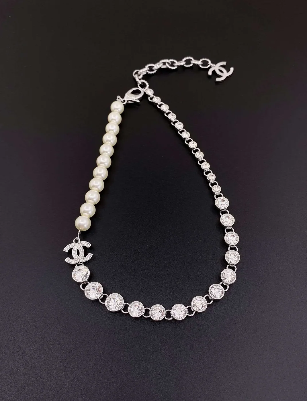 Chanel Chain Pearl Necklace White Chanel Chain Pearl Necklace White