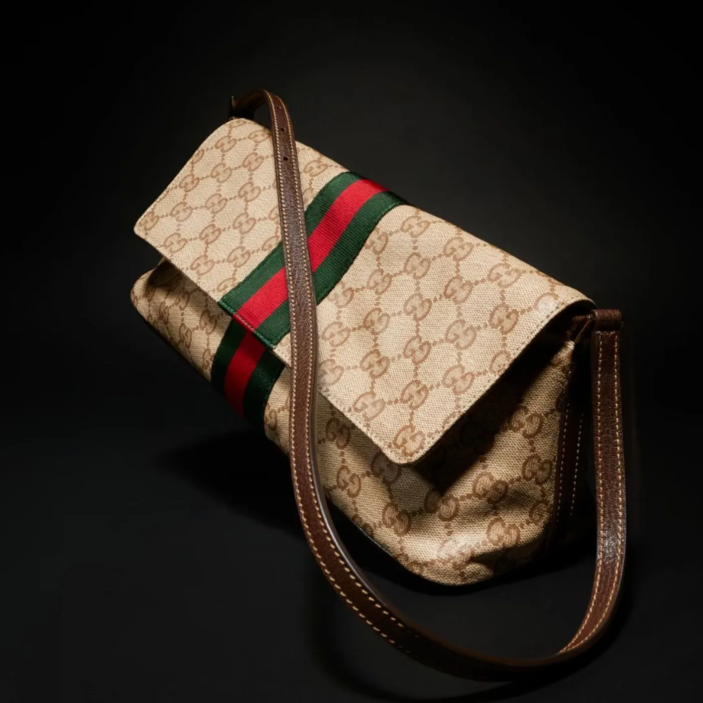 Gucci Madison Medium Shoulder Bag in Sand Gold Hardware Gucci Madison Medium Shoulder Bag in Sand Gold Hardware