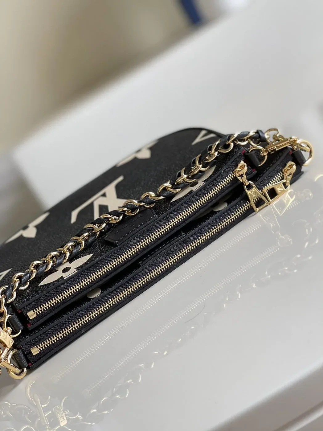 Louis Vuitton Hand Bag Black Louis Vuitton Hand Bag Black