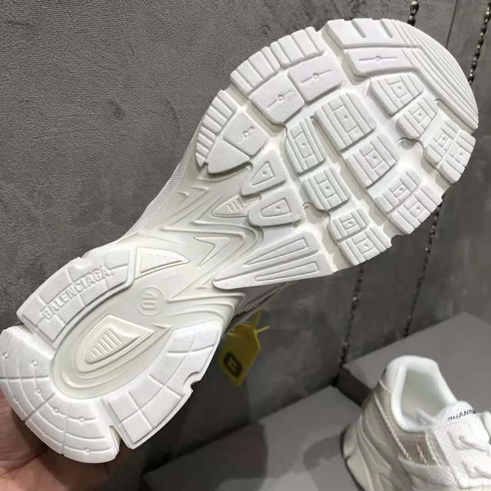 Balenciaga Phantom Sneaker in White Monocolor Fabric and Mesh for Unisex Balenciaga Phantom Sneaker in White Monocolor Fabric and Mesh for Unisex