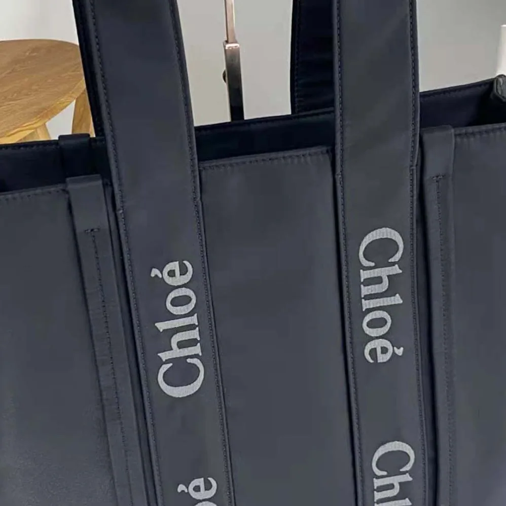 Chloe Large Woody Tote Bag for Women in Black Chloe Large Woody Tote Bag for Women in Black
