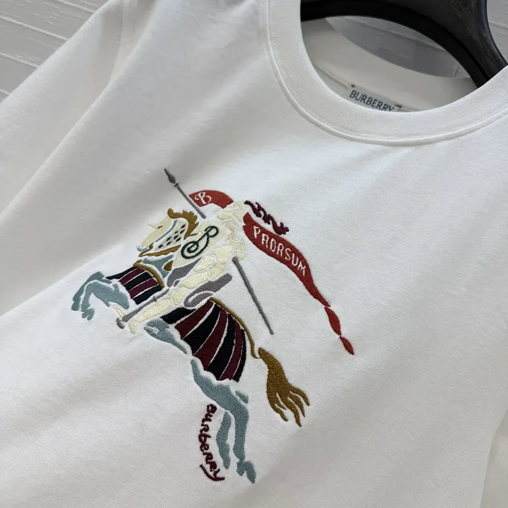 Burberry Crystal EKD Cotton T-shirt for Women in White Burberry Crystal EKD Cotton T-shirt for Women in White