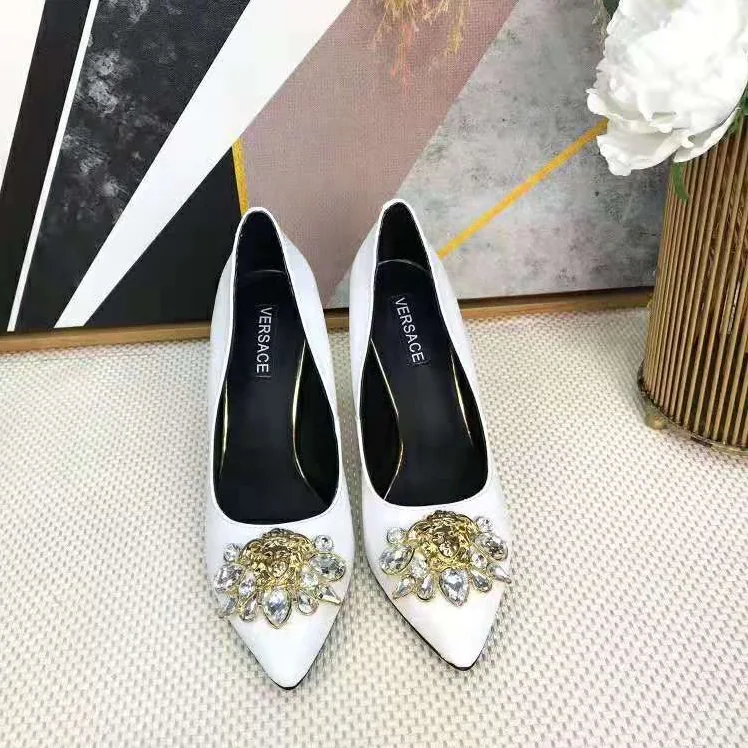 Versace Palazzo Pumps Leather Shoes for Women in White Versace Palazzo Pumps Leather Shoes for Women in White