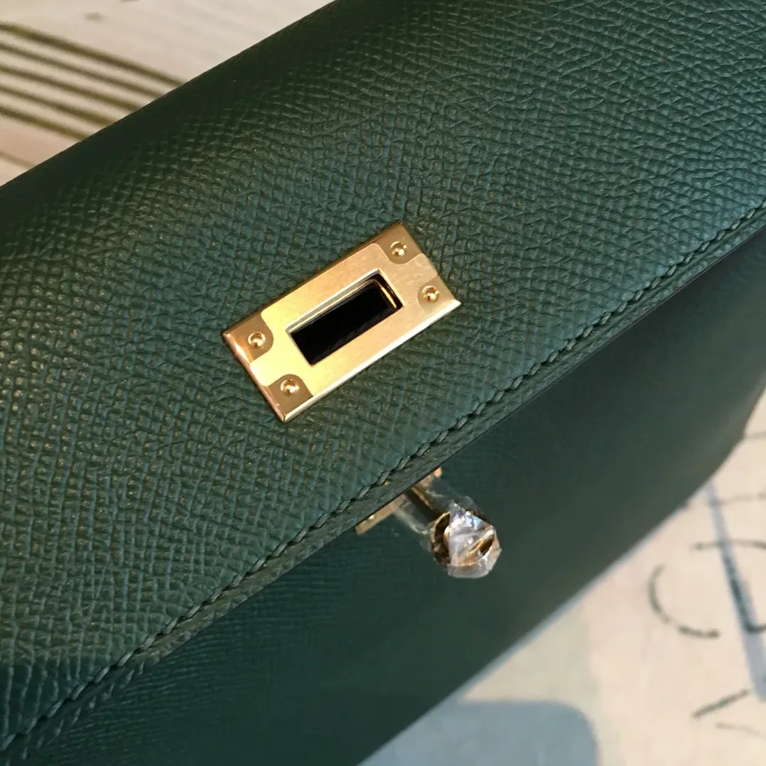 Hermes Kelly Red Gold Toned Hardware / Hermes Kelly Red Gold Toned Hardware /