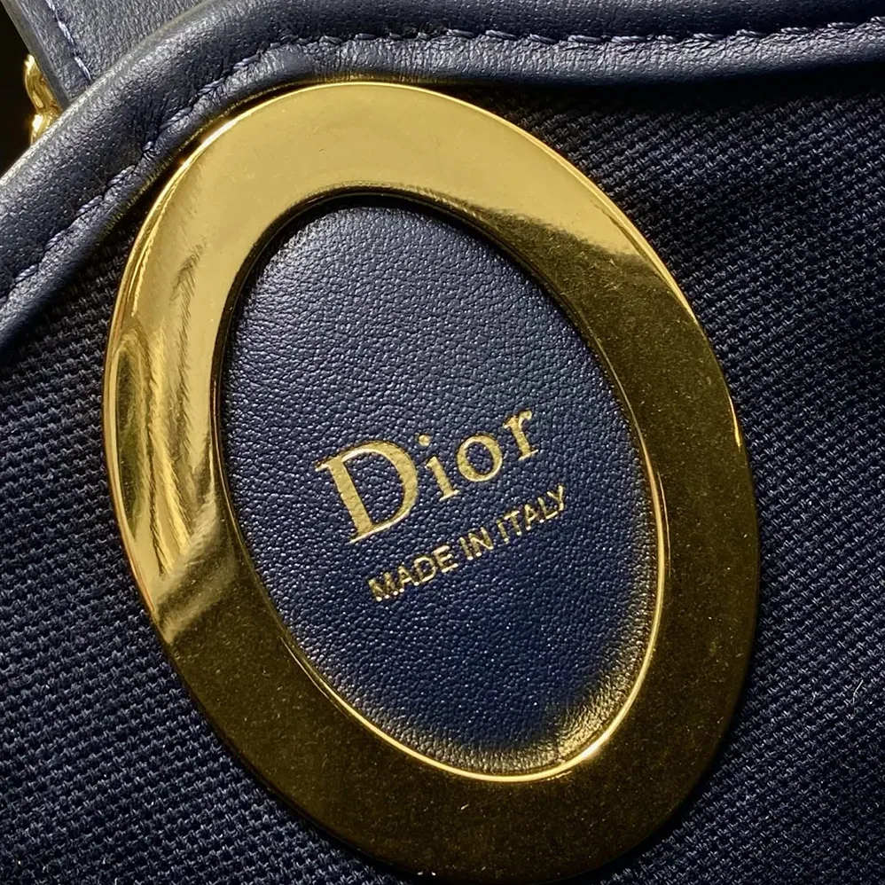 Dior Medium Dior Médaillon Bucket Bag Blue Dior Oblique Jacquard for Women Dior Medium Dior Médaillon Bucket Bag Blue Dior Oblique Jacquard for Women