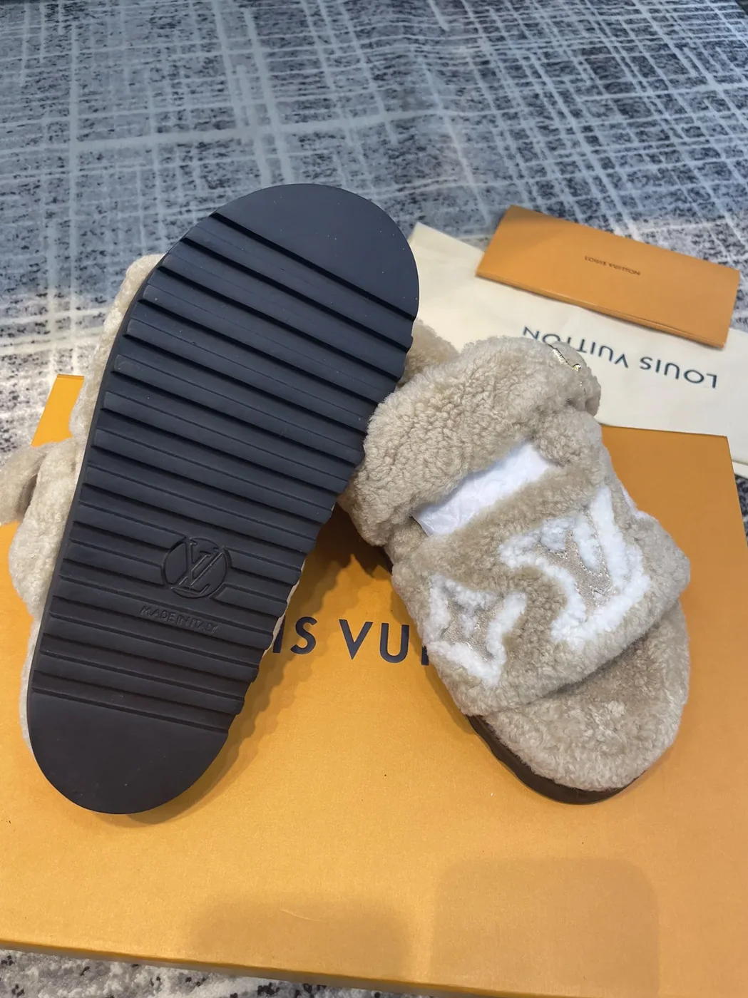 Louis Vuitton Paseo Flat Comfort Mule Grey for Women Louis Vuitton Paseo Flat Comfort Mule Grey for Women