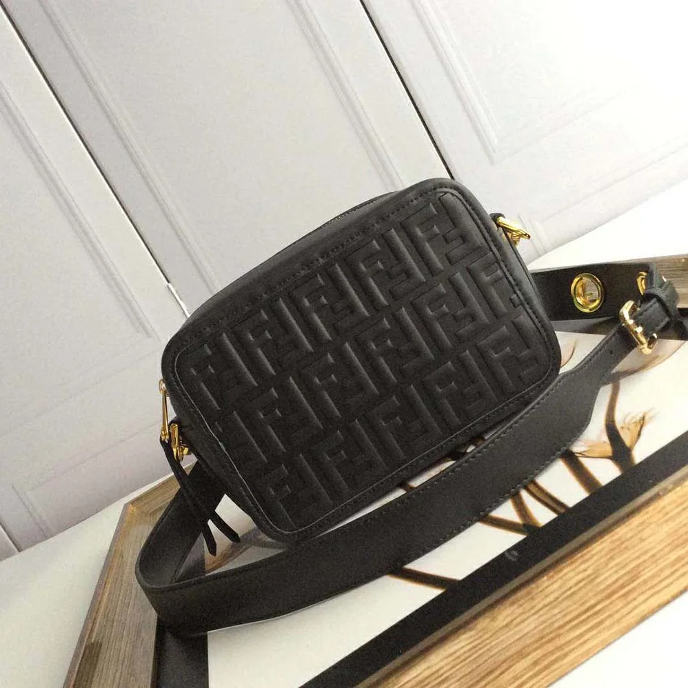 Fendi Mini Camera Case Leather Bag for Women in Black Fendi Mini Camera Case Leather Bag for Women in Black