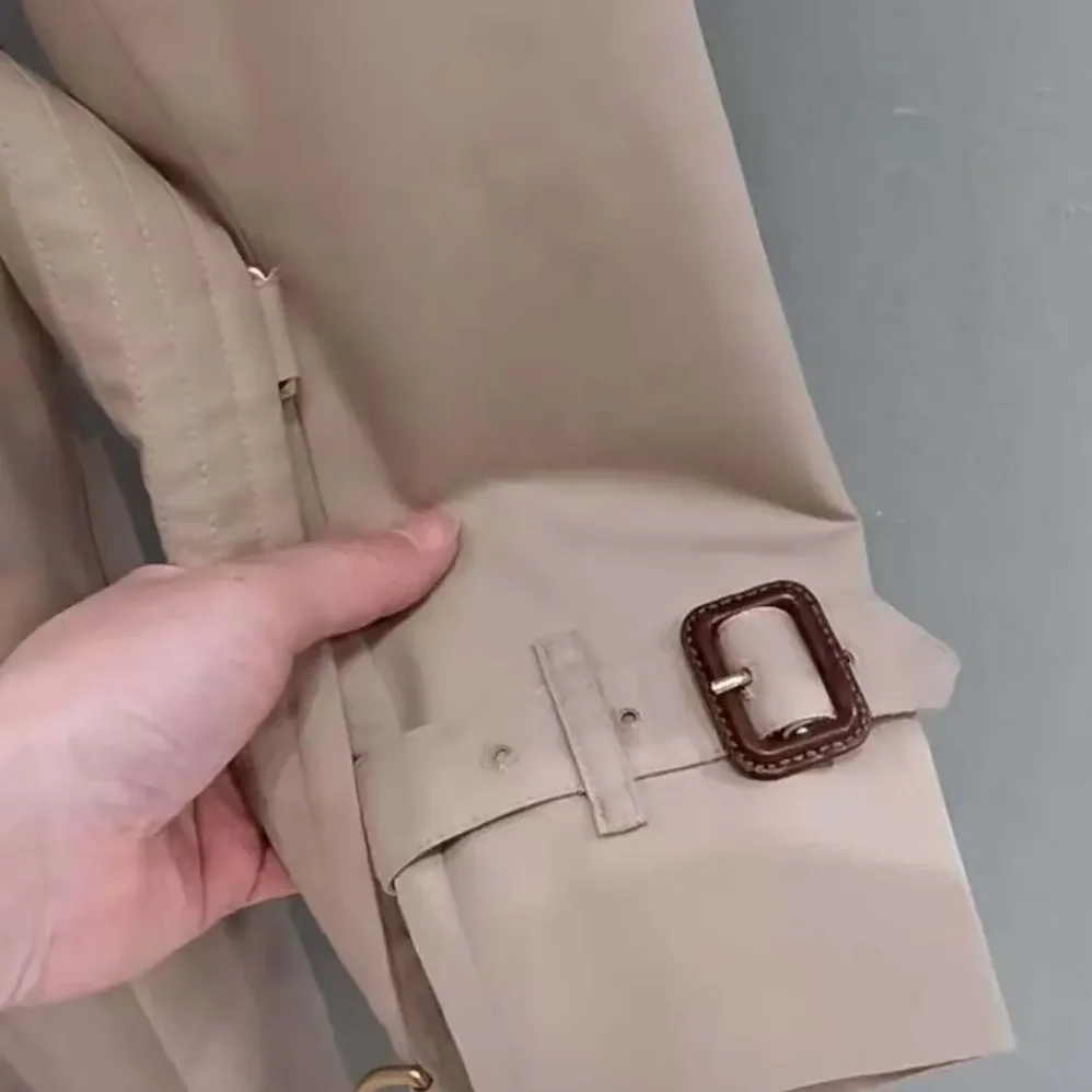 Burberry Chelsea Heritage Trench Coat for Women