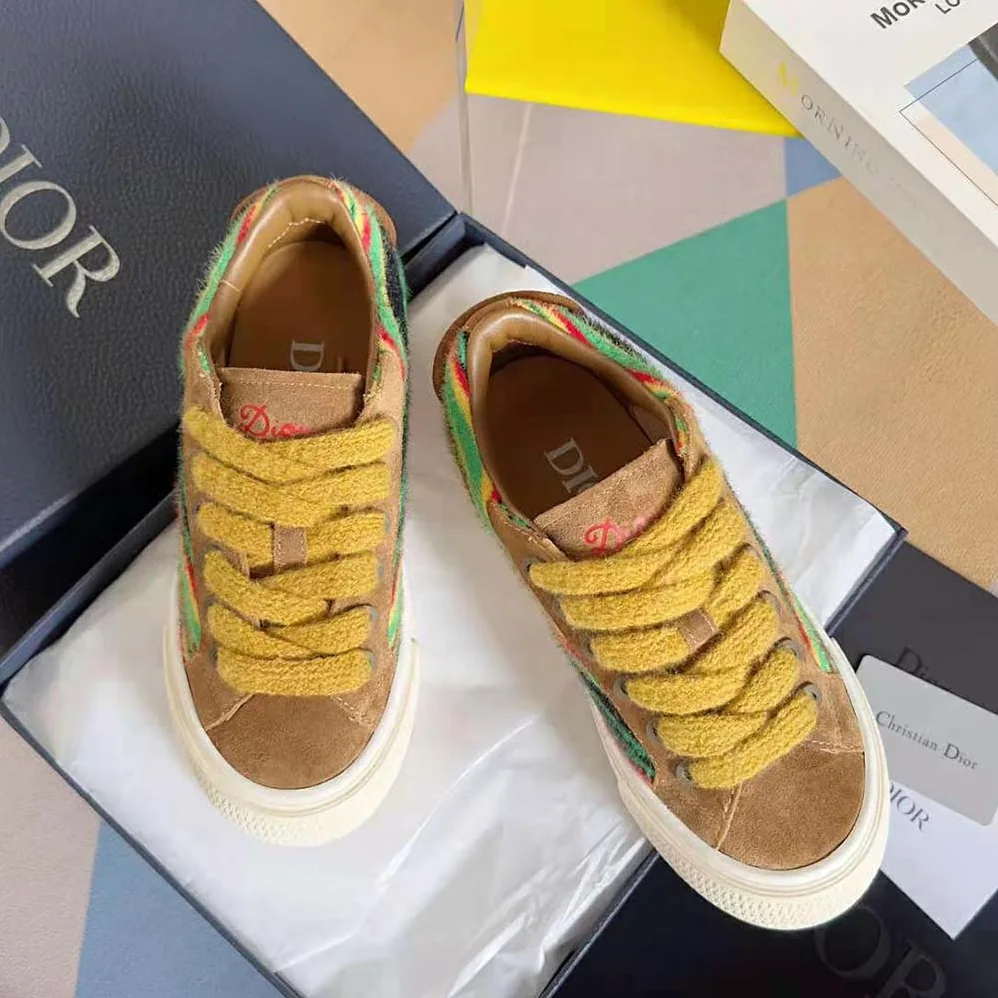 Dior Tears B33 Sneaker – Limited and Numbered Edition for Men in Yellow Dior Tears B33 Sneaker – Limited and Numbered Edition for Men in Yellow