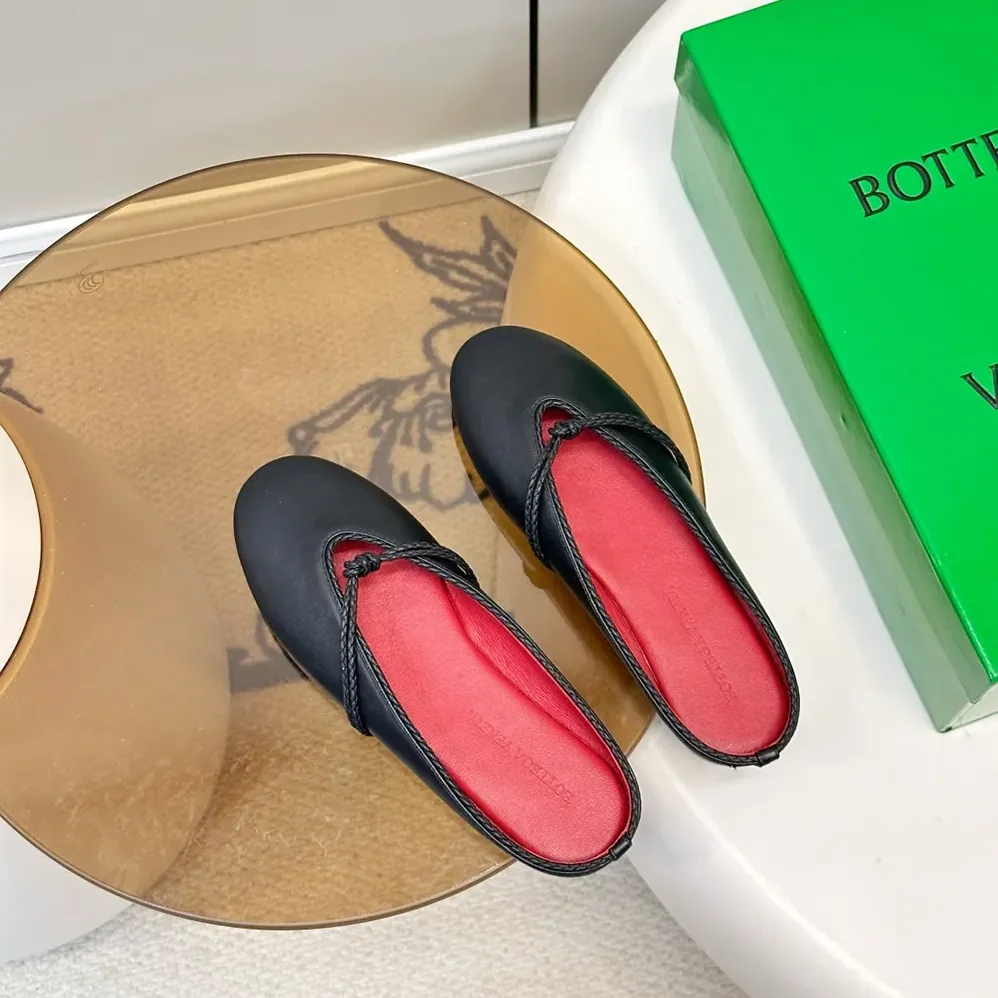 Bottega Veneta Rosa Mary-Jane Ballerina for Women in Black Bottega Veneta Rosa Mary-Jane Ballerina for Women in Black