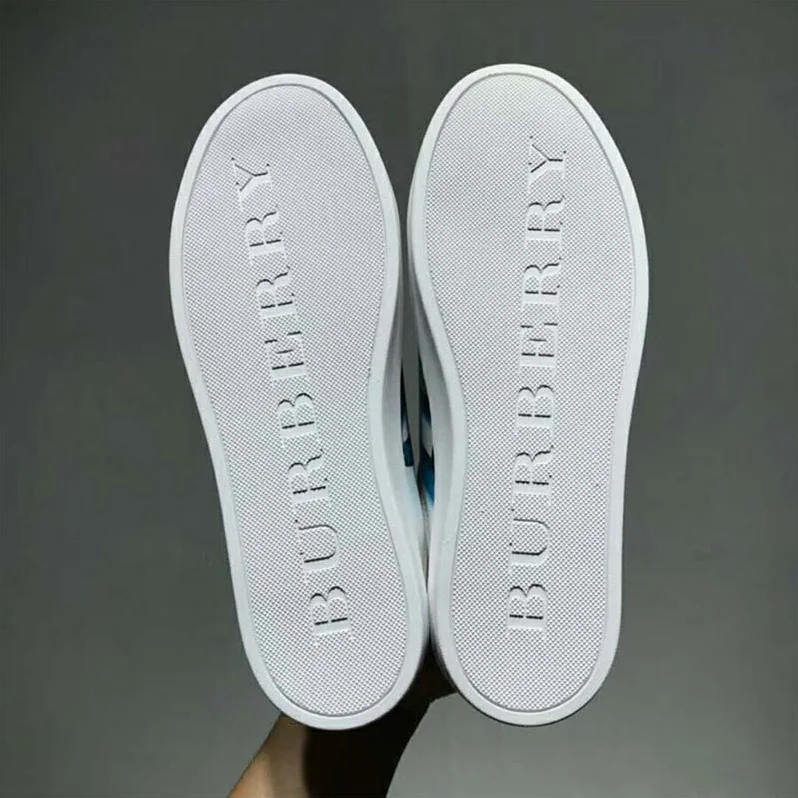 Burberry Shoes Logo Print Leather Sneakers for Unisex in White Burberry Shoes Logo Print Leather Sneakers for Unisex in White