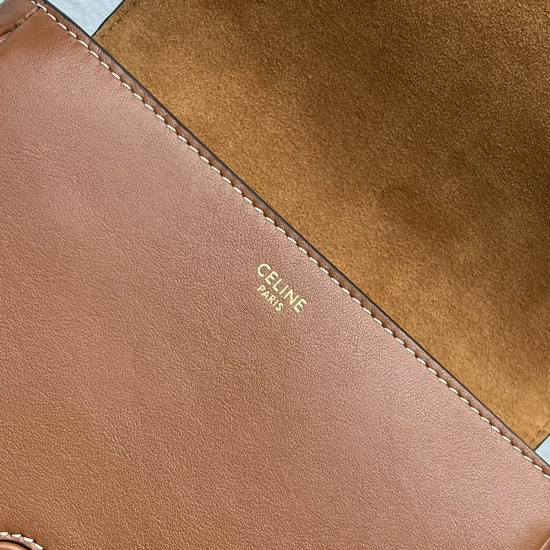 Celine Folco Cuir Triomphe Tan / .04LU Celine Folco Cuir Triomphe Tan / .04LU