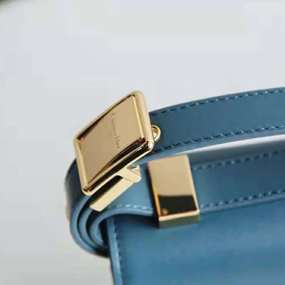 Dior 30 Montaigne Bag Box Calfskin for Women in Navy Dior 30 Montaigne Bag Box Calfskin for Women in Navy