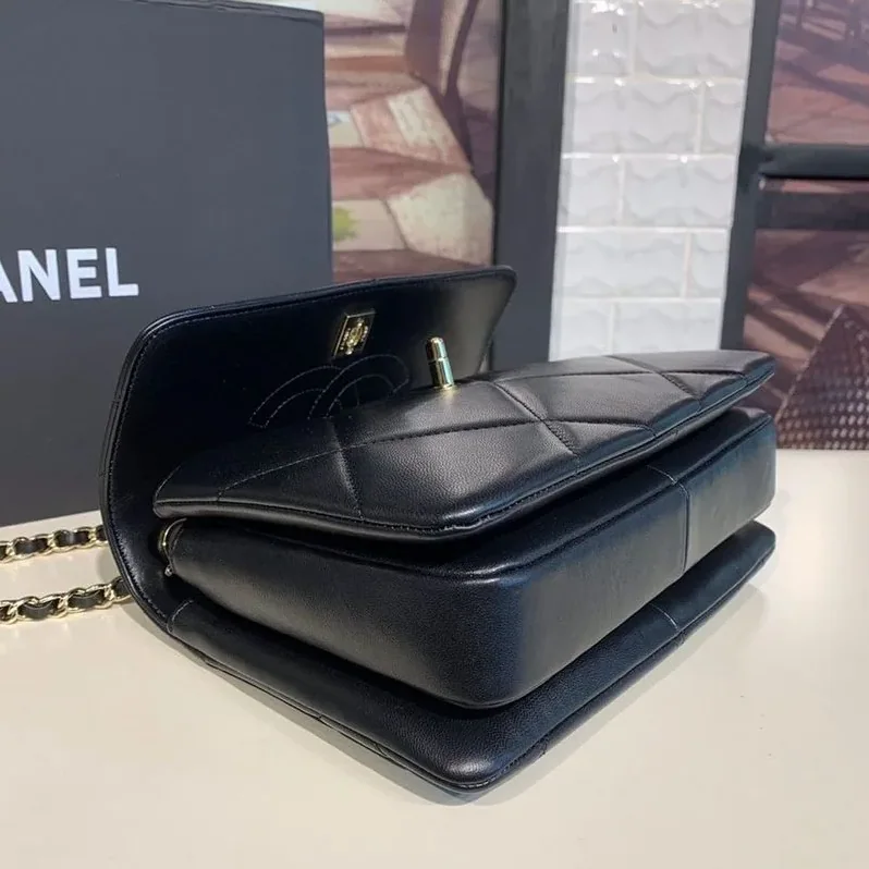 Chanel CC Shoulder Bag in Black Gold Hardware Chanel CC Shoulder Bag in Black Gold Hardware