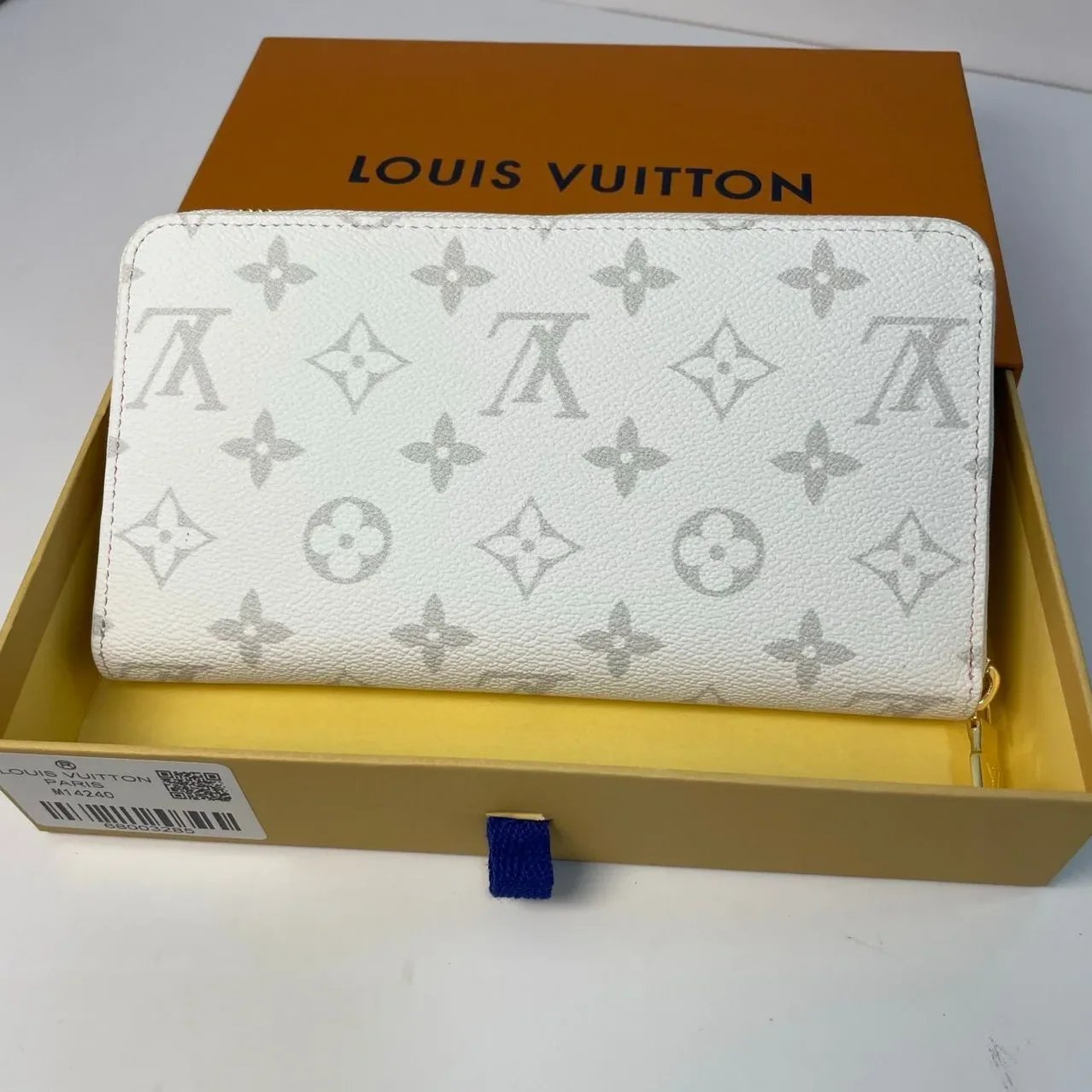 Louis Vuitton LV x TM Zippy Wallet White /